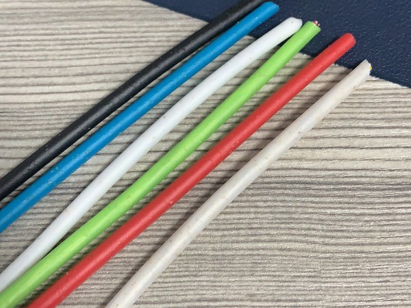 TPE秸稈應(yīng)用—數(shù)據(jù)線